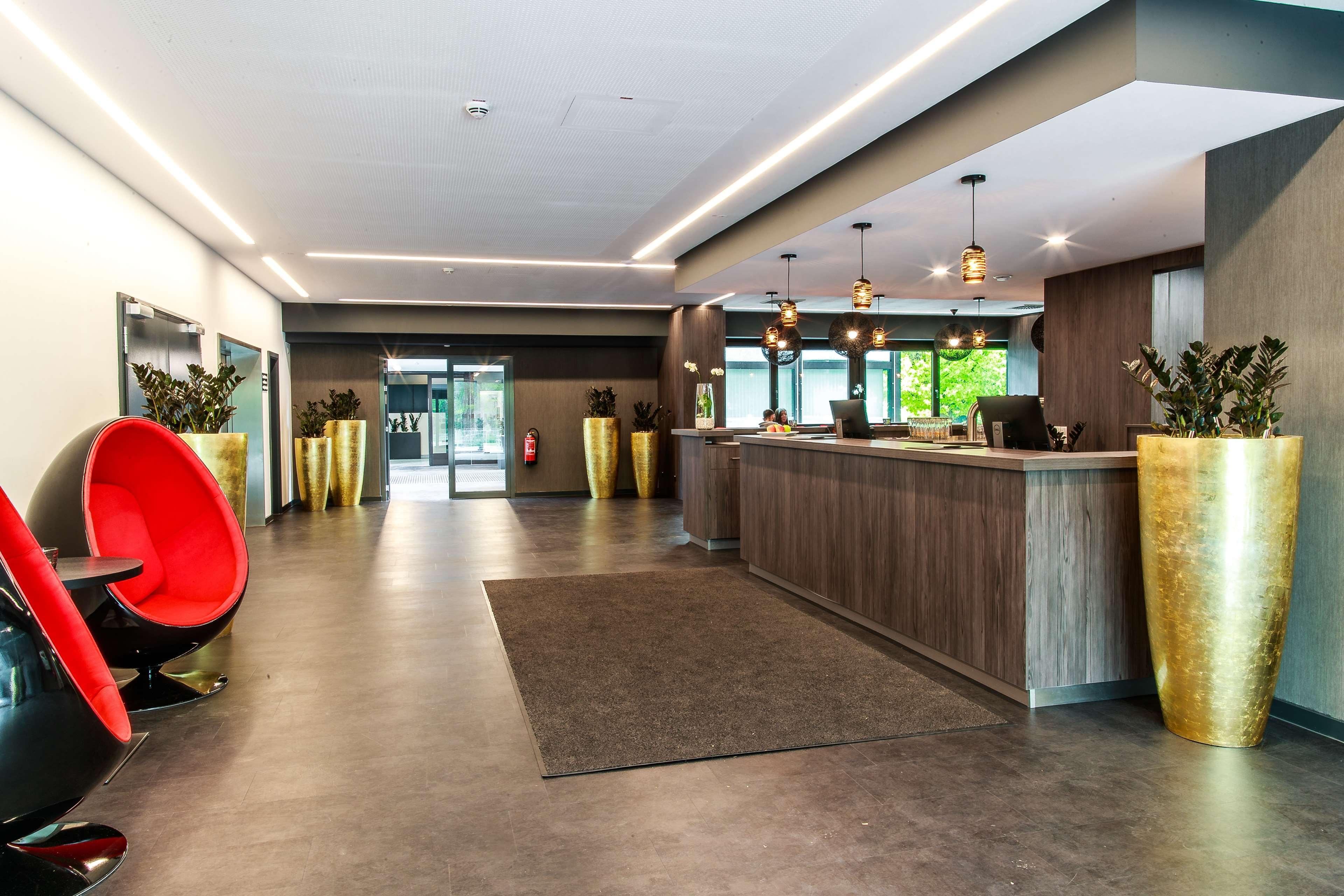 Western Plaza 4*