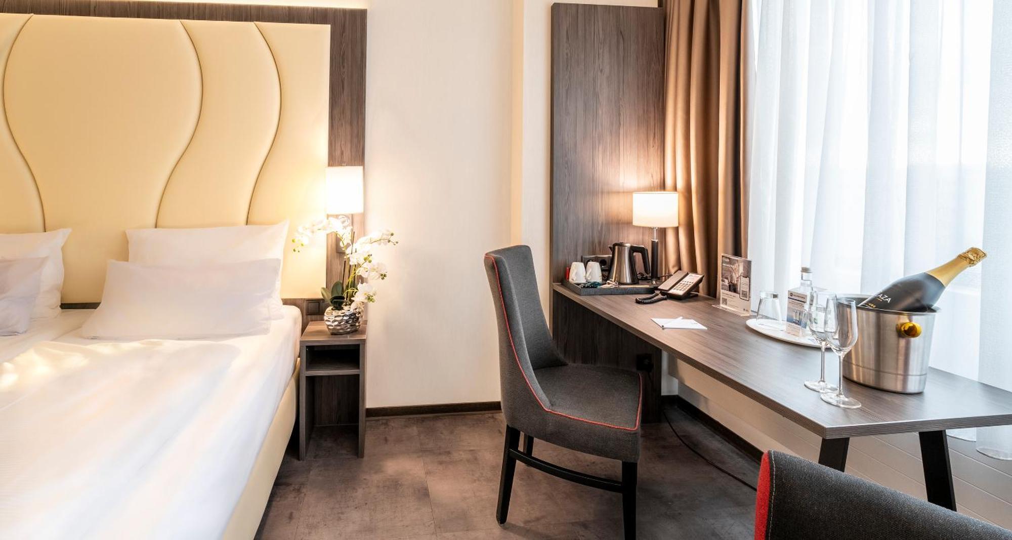 Western Plaza Hotel MHG